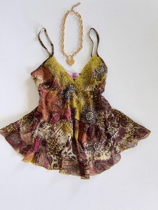 Tops - Velvet Vandal Boho Fairy Ruffle Cami Top Paisley
Animal Print